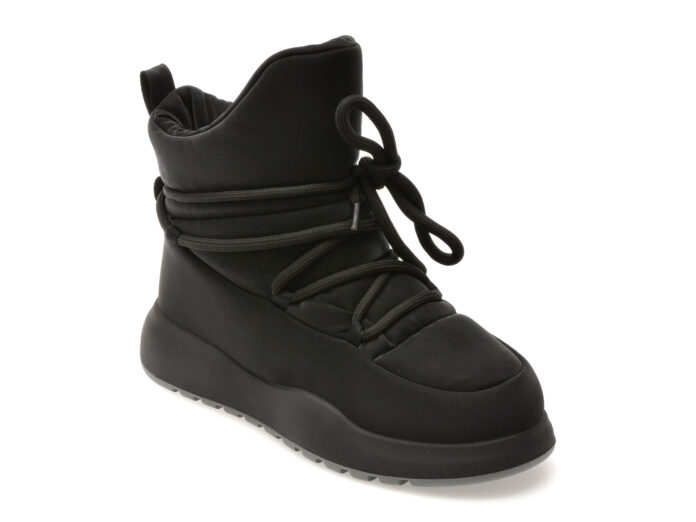 Ghete EPICA negre, 2025, din material textil Ghete EPICA negre, 2025, din material textil