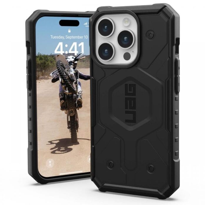 UAG Husa Pathfinder Magsafe iPhone 15 Pro Max Silver UAG Husa Pathfinder Magsafe iPhone 15 Pro Max Silver