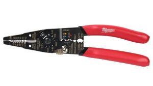 Cleste multifunctional dezizolare si sertizare Milwaukee, diametre 0.75-6mm, taietor de bolturi M2.5- M5, 4932493816 Cleste multifunctional dezizolare si sertizare Milwaukee, diametre 0.75-6mm, taietor de bolturi M2.5- M5, 4932493816