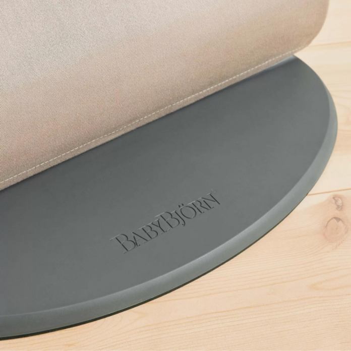 Balansoar BabyBjorn Bliss Sand Grey din tesatura matlasata cu aspect Clasic Balansoar BabyBjorn Bliss Sand Grey din tesatura matlasata cu aspect Clasic