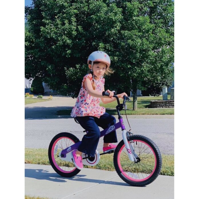 Bicicleta pentru copii Royal Baby Honey Children Mov cu ghidon reglabil, cadru din otel,  18 inch, varsta 5-7 ani , greutate suportata 80 kg