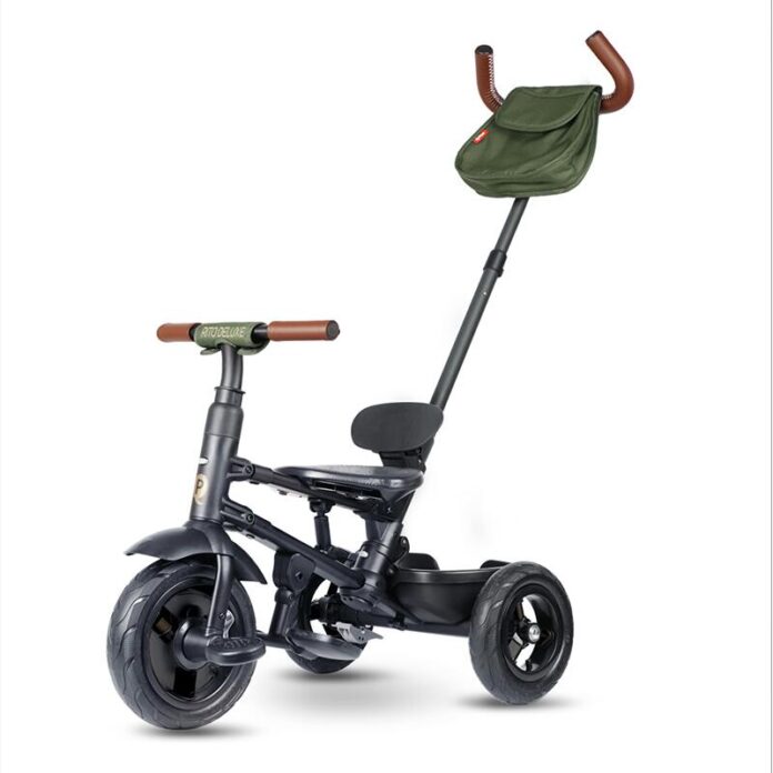 Tricicleta pentru copii Qplay Rito Deluxe verde-maslina, pliabila, cu scaun inalt, matlasat, ajustabil in 2 pozitii, maner cu control al directiei, frana dubla, copertina XXL, detalii de piele ecologica