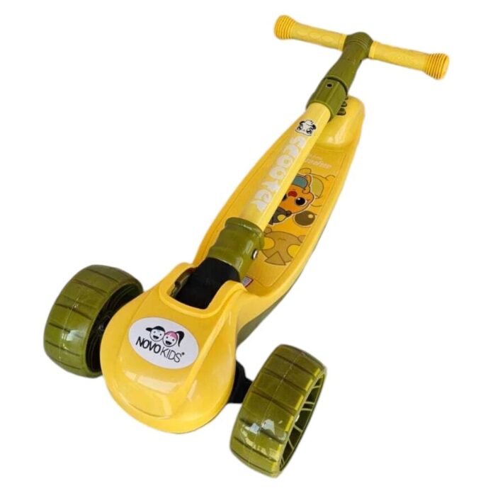 Trotineta pentru copii Novokids Mini Scooter 8150 Albastru cu roti luminoase din silicon, melodii si lumini, 3 roti, pliabila, maner reglabil pe inaltime, greutate suportata 50 kg
