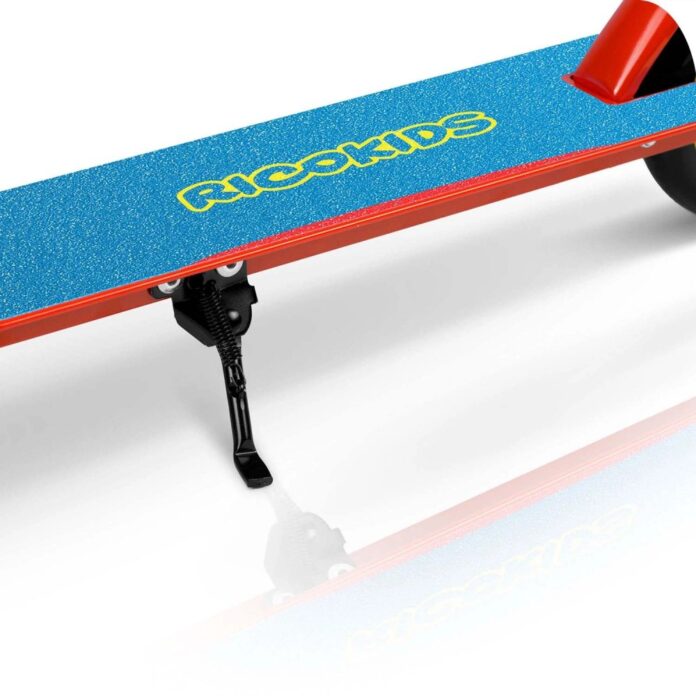 Trotineta pentru copii Ricokids Kodi AlbastruRosu pliabila, inaltime ghidon reglabila, platforma antiderapanta, roti din PU rezistente, rulmenti ABEC-7, 2 frane de mana si picior, manere ergonomice pliabile si cric Trotineta pentru copii Ricokids Kodi AlbastruRosu pliabila, inaltime ghidon reglabila, platforma antiderapanta, roti din PU rezistente, rulmenti ABEC-7, 2 frane de mana si picior, manere ergonomice pliabile si cric