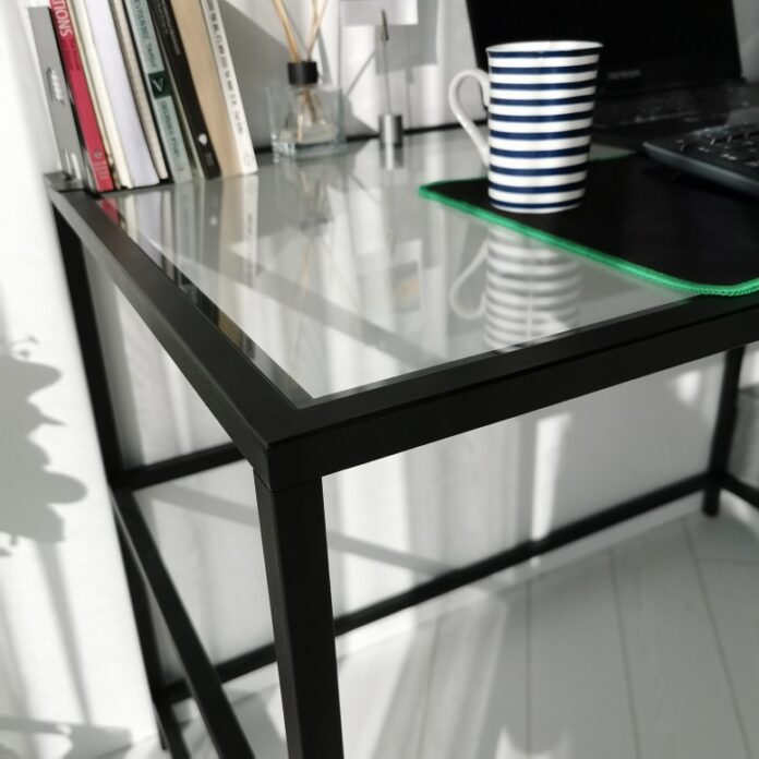 Birou Salvador, model Calisma, 130x75x60 cm, Negru/Sticla Birou Salvador, model Calisma, 130x75x60 cm, Negru/Sticla