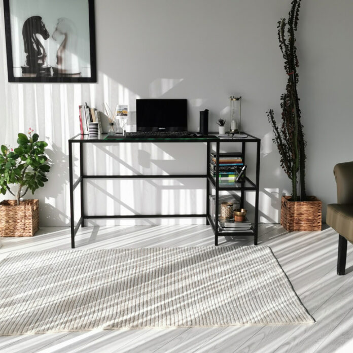 Birou Salvador, model Calisma, 130x75x60 cm, Negru/Sticla Birou Salvador, model Calisma, 130x75x60 cm, Negru/Sticla