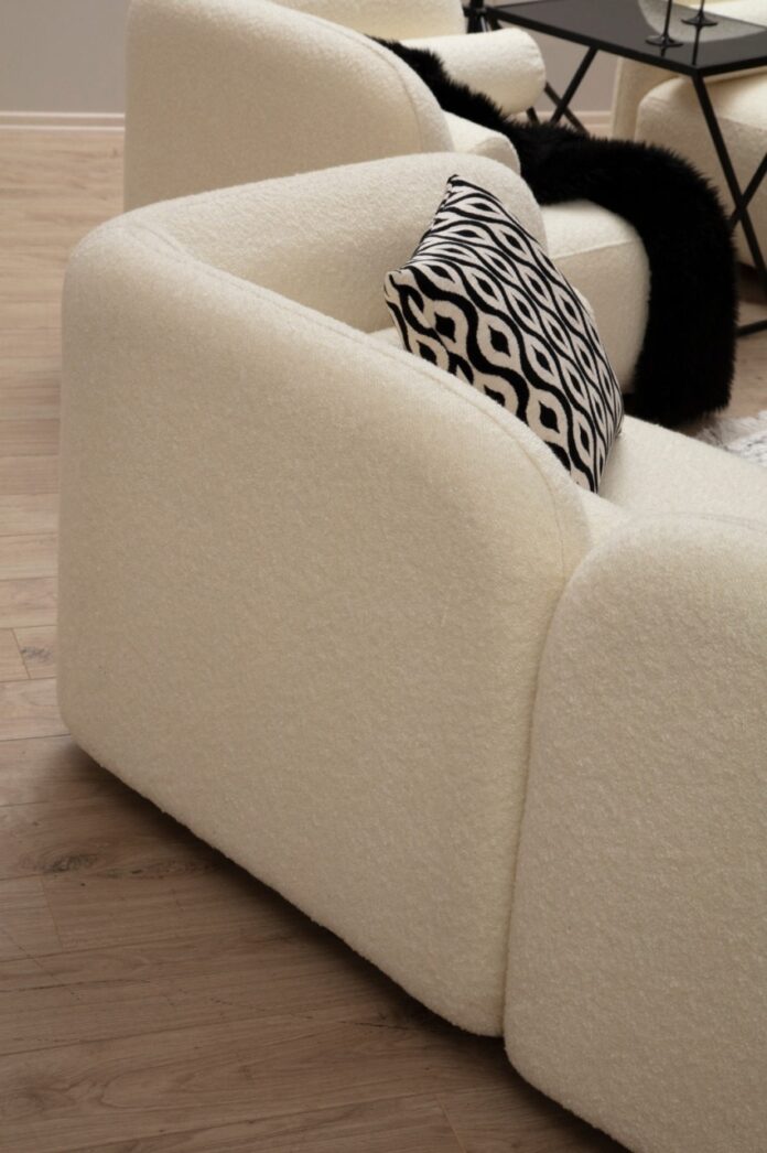 Canapea 3 locuri Victoria Crem 228x74x90 cm Canapea 3 locuri Victoria Crem 228x74x90 cm