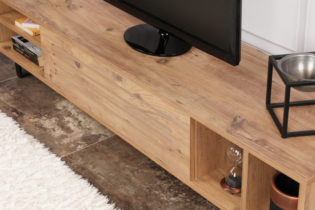 Comoda TV Salvador, Model Safir, 160x35x40 cm, Pin atlantic Comoda TV Salvador, Model Safir, 160x35x40 cm, Pin atlantic