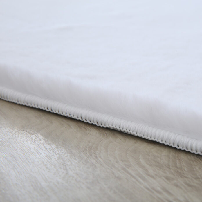 Covor Pouffy V1 Alb 140 x 200cm Covor Pouffy V1 Alb 140 x 200cm