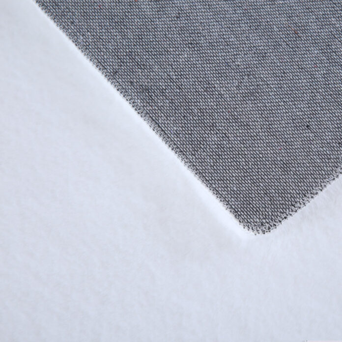 Covor Pouffy V1 Alb 60 x 110cm Covor Pouffy V1 Alb 60 x 110cm