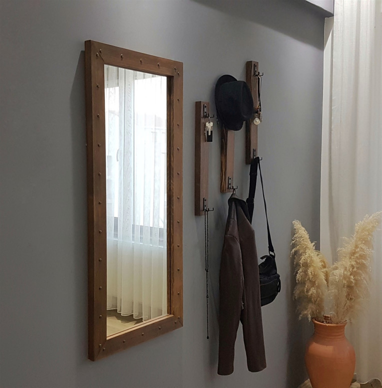 Cuier cu oglinda Model Hunter, Nuc, 68x6x110 cm Cuier cu oglinda Model Hunter, Nuc, 68x6x110 cm