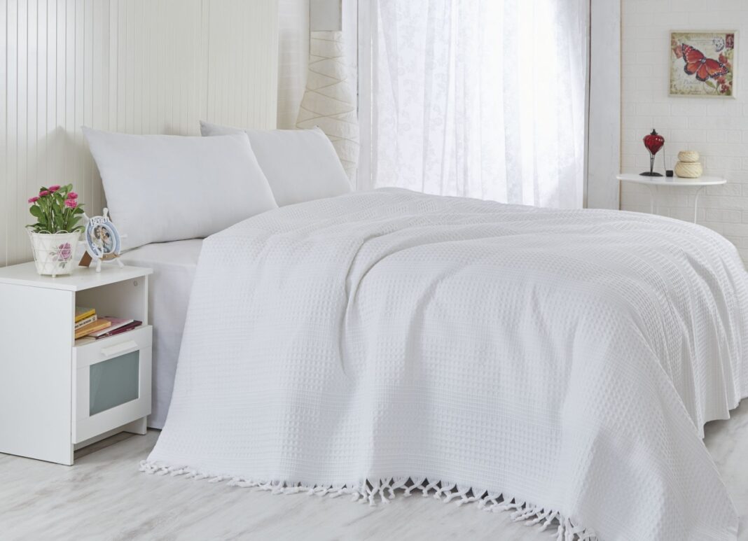 Cuvertura Pled pentru pat dublu Model 121 White