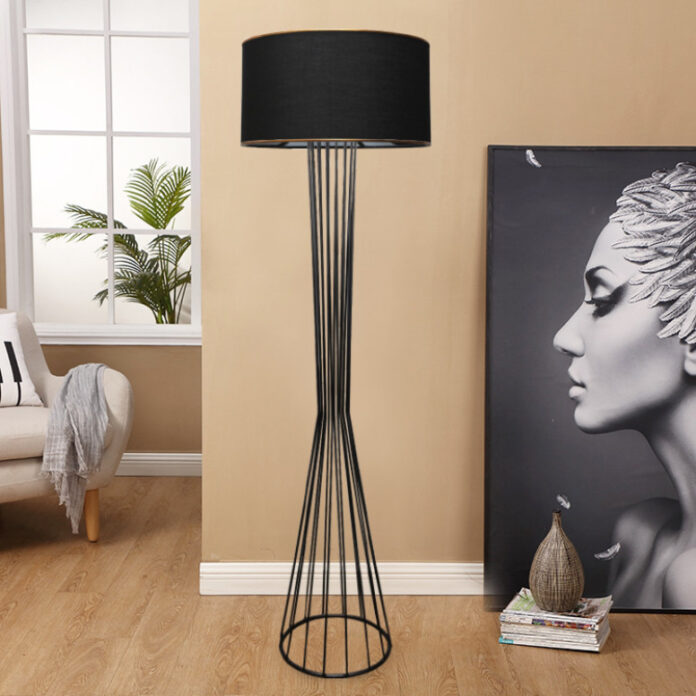 Lampadar AYD-3058 Negru Lampadar AYD-3058 Negru