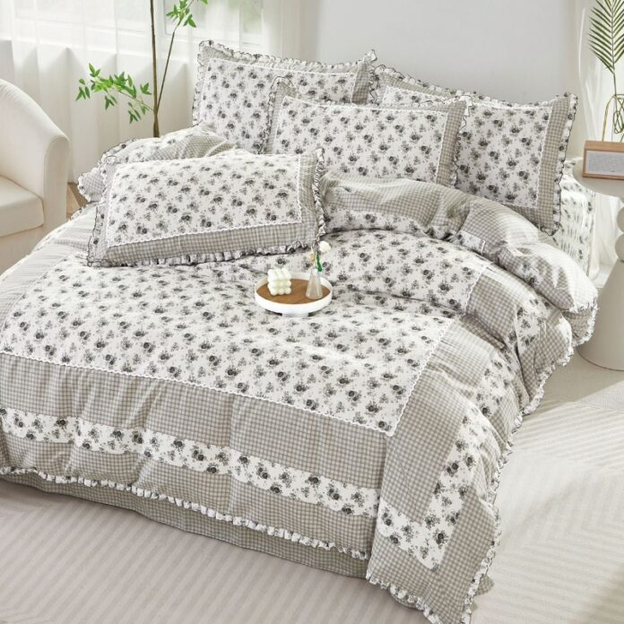 Lenjerie cu Broderie si Volanase Grey Garden, 4 Piese (Finet) Lenjerie cu Broderie si Volanase Grey Garden, 4 Piese (Finet)