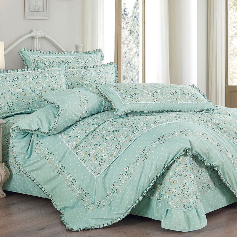 Lenjerie cu Broderie si Volanase Lush, 4 Piese (Finet) Lenjerie cu Broderie si Volanase Lush, 4 Piese (Finet)