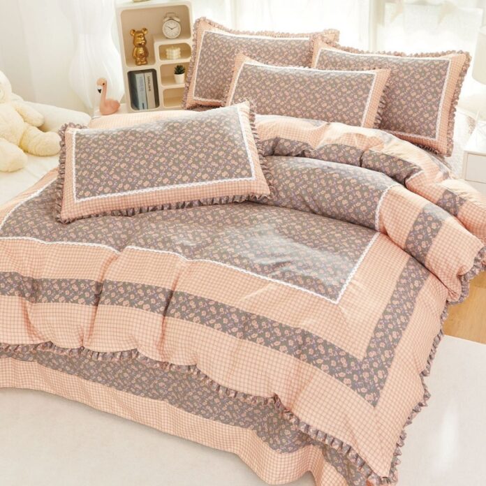 Lenjerie cu Broderie si Volanase Serene, 4 Piese (Finet) Lenjerie cu Broderie si Volanase Serene, 4 Piese (Finet)