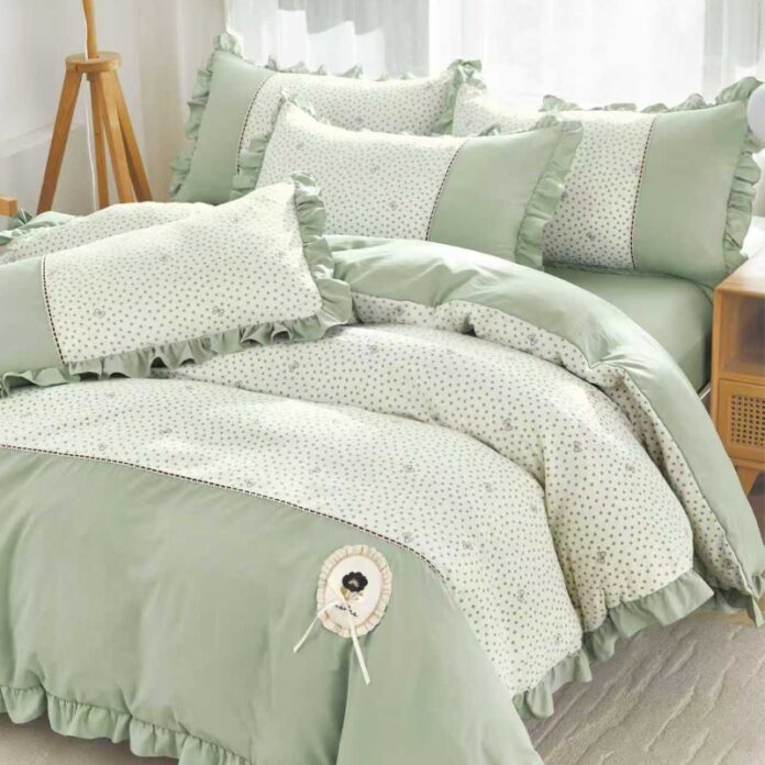 Lenjerie Finet cu Broderie si Volanase, 4 Piese Melor Mint Lenjerie Finet cu Broderie si Volanase, 4 Piese Melor Mint