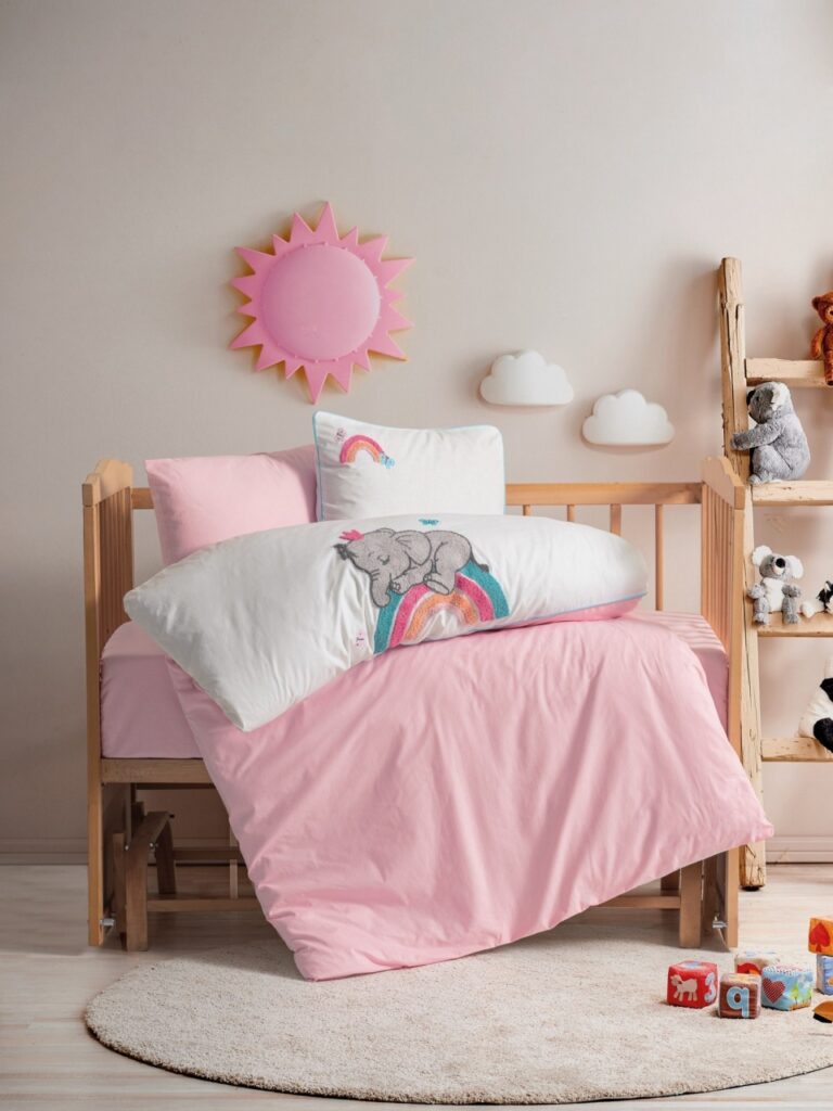 Lenjerie patut bebe Model Lucky Pink