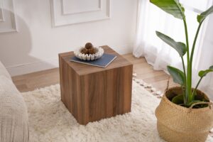 Masă laterală Model Küp, Nuc Masă laterală Model Küp, Nuc