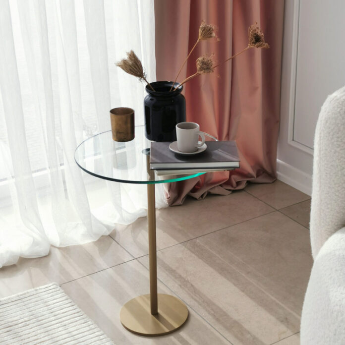 Masuta de Cafea Model Cain, 40x40x50 cm, Auriu, Blat Sticla securizata Masuta de Cafea Model Cain, 40x40x50 cm, Auriu, Blat Sticla securizata
