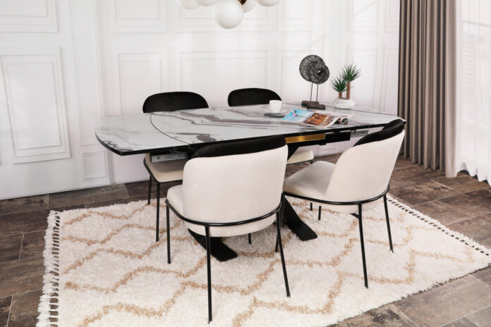 Set 4 scaune Model Dore, Crem/Negru, 54x55x86 cm Set 4 scaune Model Dore, Crem/Negru, 54x55x86 cm