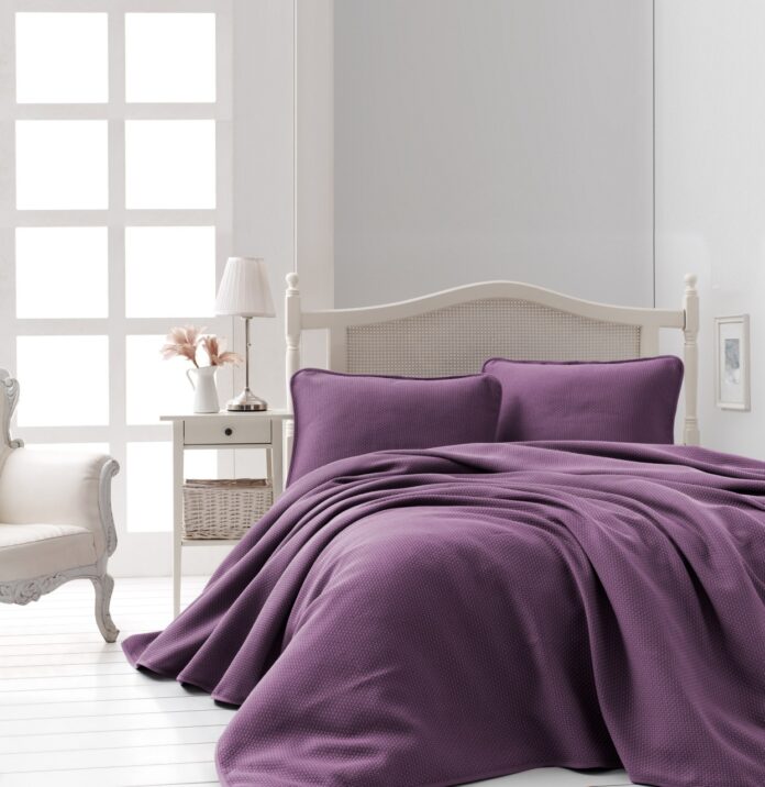 Set Cuvertura Pique Model Liv Damson Set Cuvertura Pique Model Liv Damson