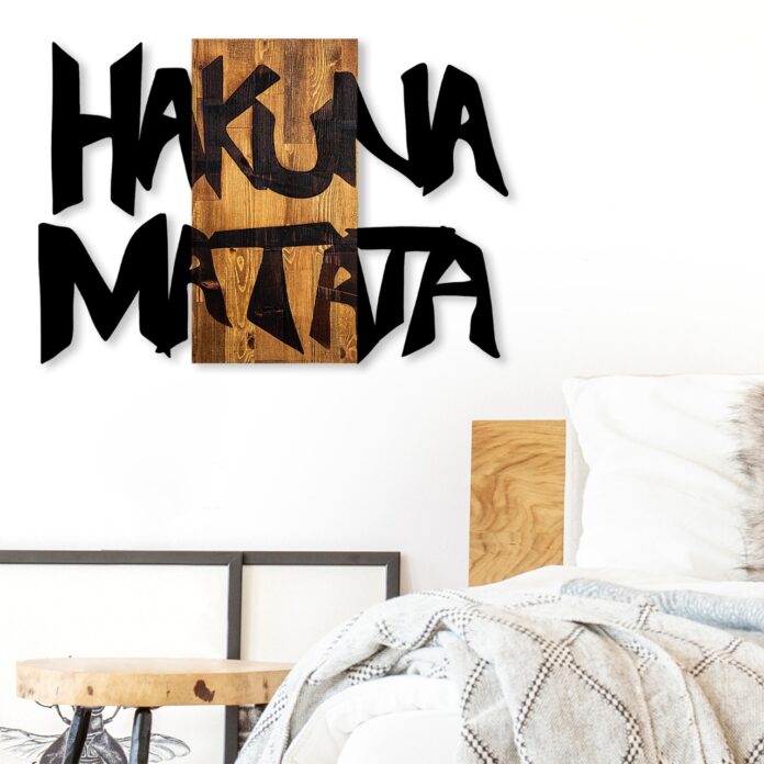 Tablou din lemn si metal Hakuna Negru 77x3x58 cm Tablou din lemn si metal Hakuna Negru 77x3x58 cm