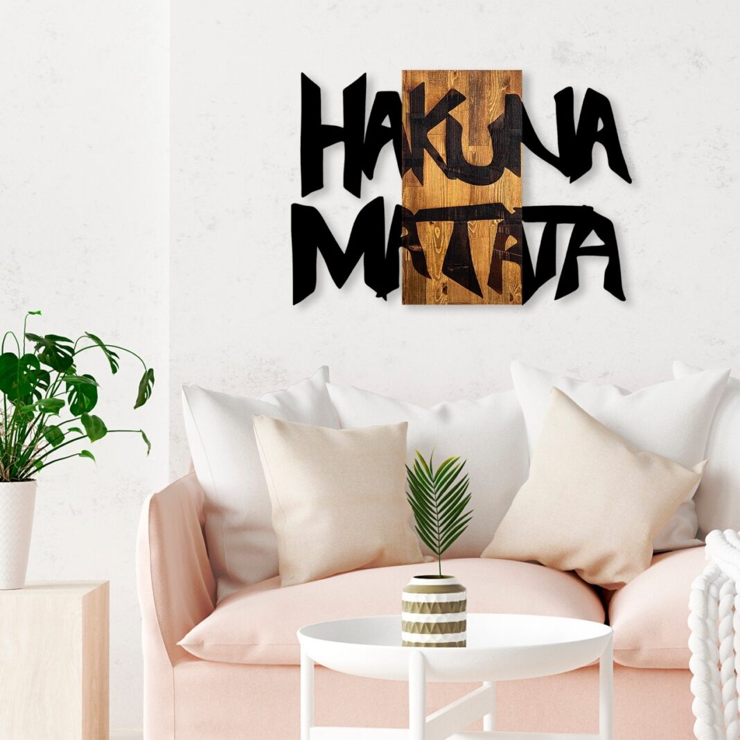 Tablou din lemn si metal Hakuna Negru 77x3x58 cm Tablou din lemn si metal Hakuna Negru 77x3x58 cm
